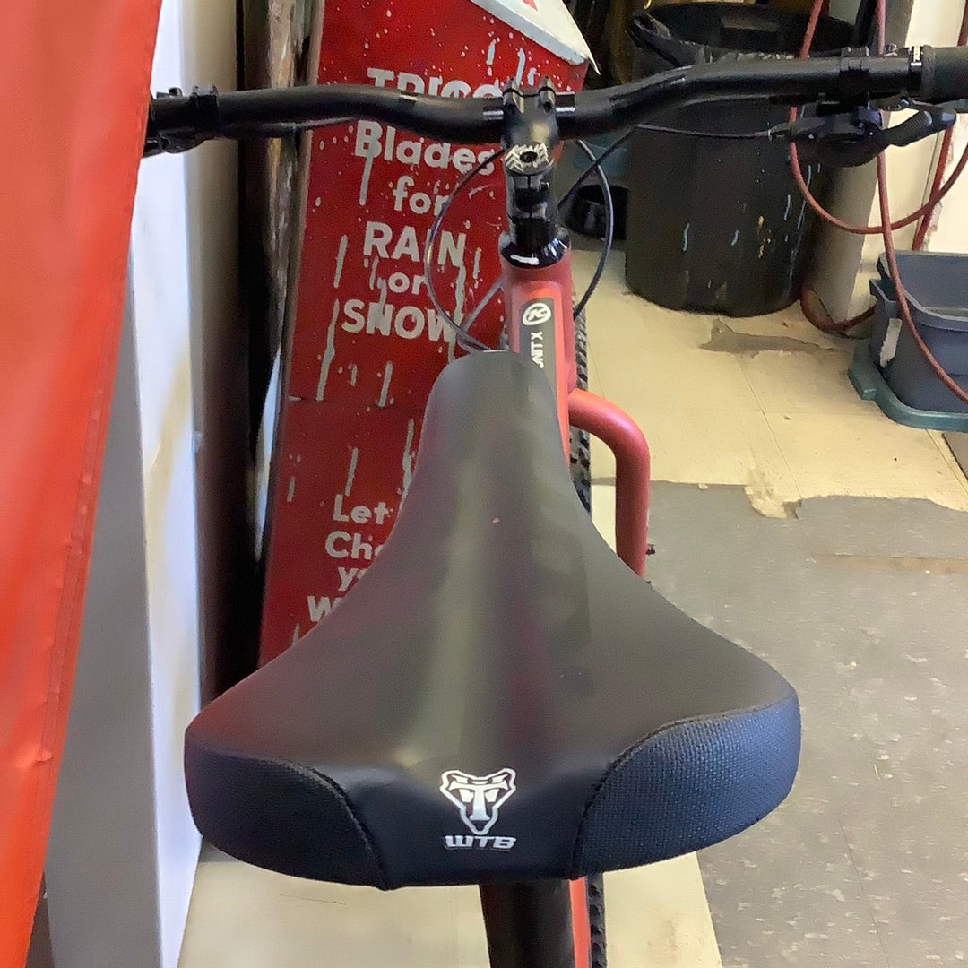 UNIT X - Kona - large - used