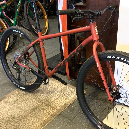 UNIT X - Kona - large - used