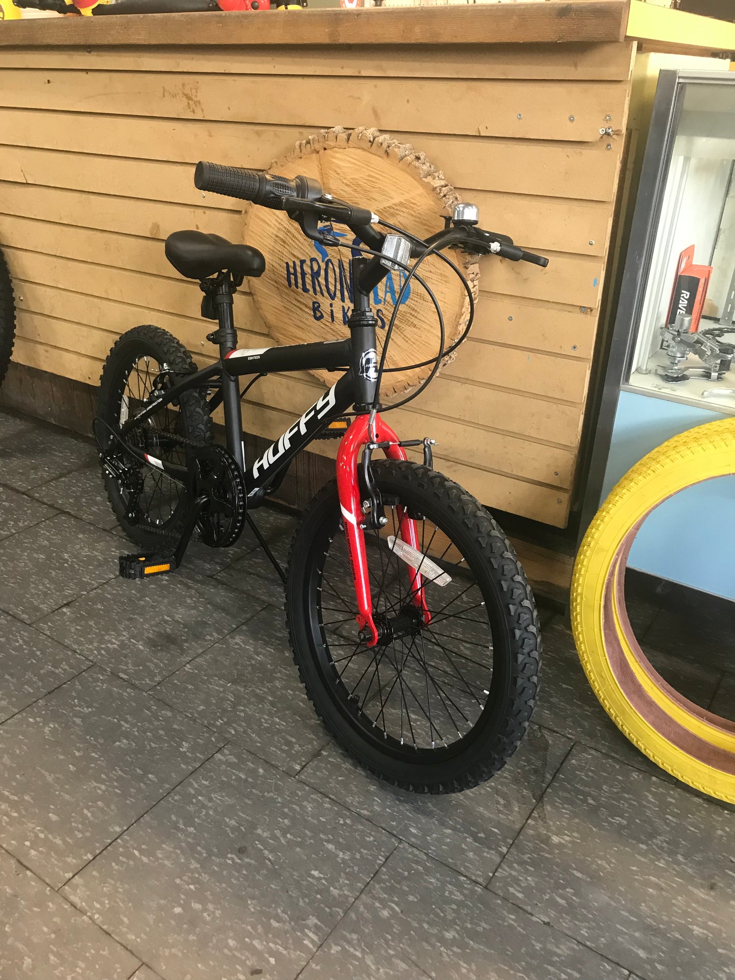 ALGONQUIN - Huffy - 18”