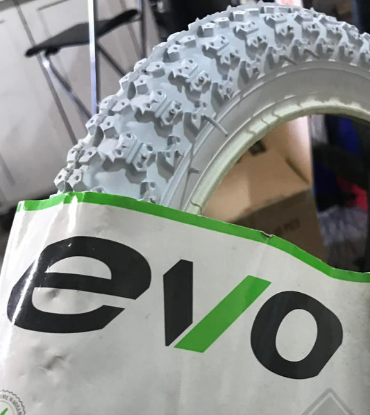 Tires - 20" x 2.125" - white - Evo