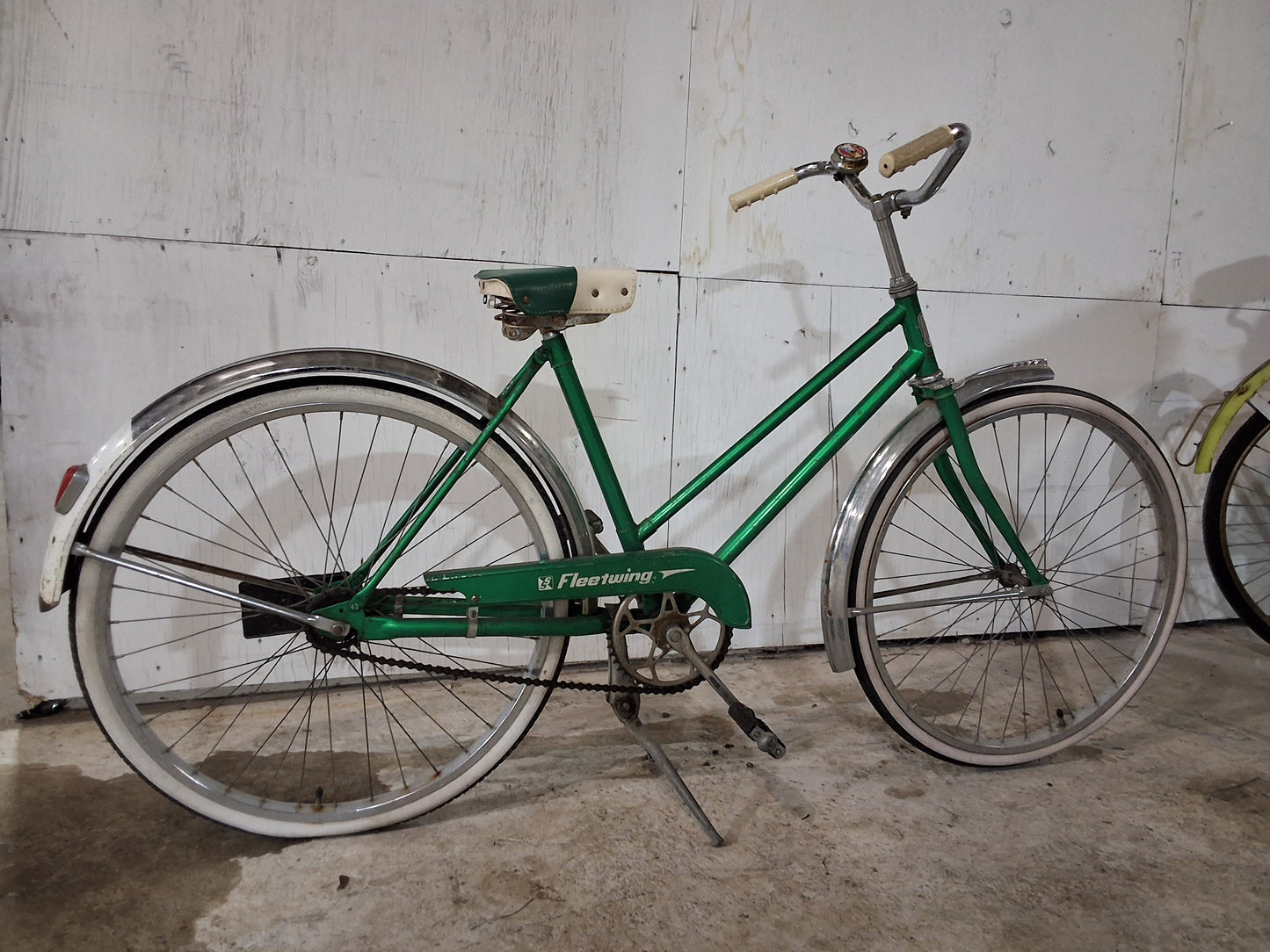 Simpson-Sears - FLEETWING - 18"