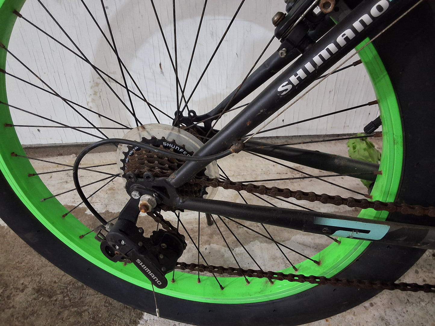 24" - Avigo