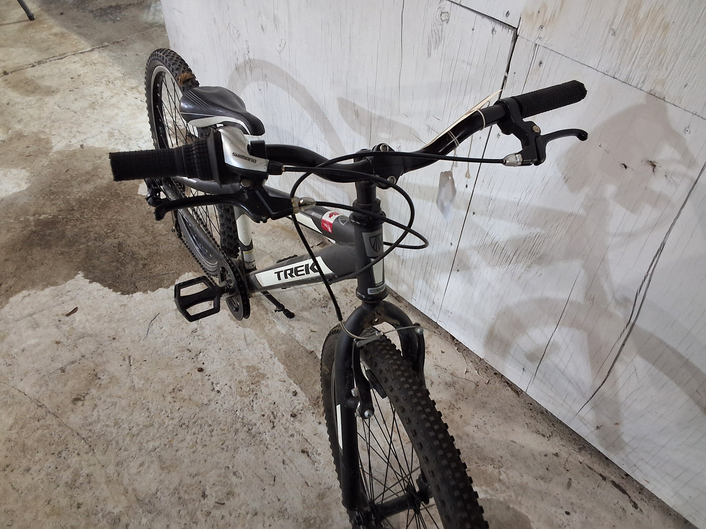 24" - MT200 - Trek