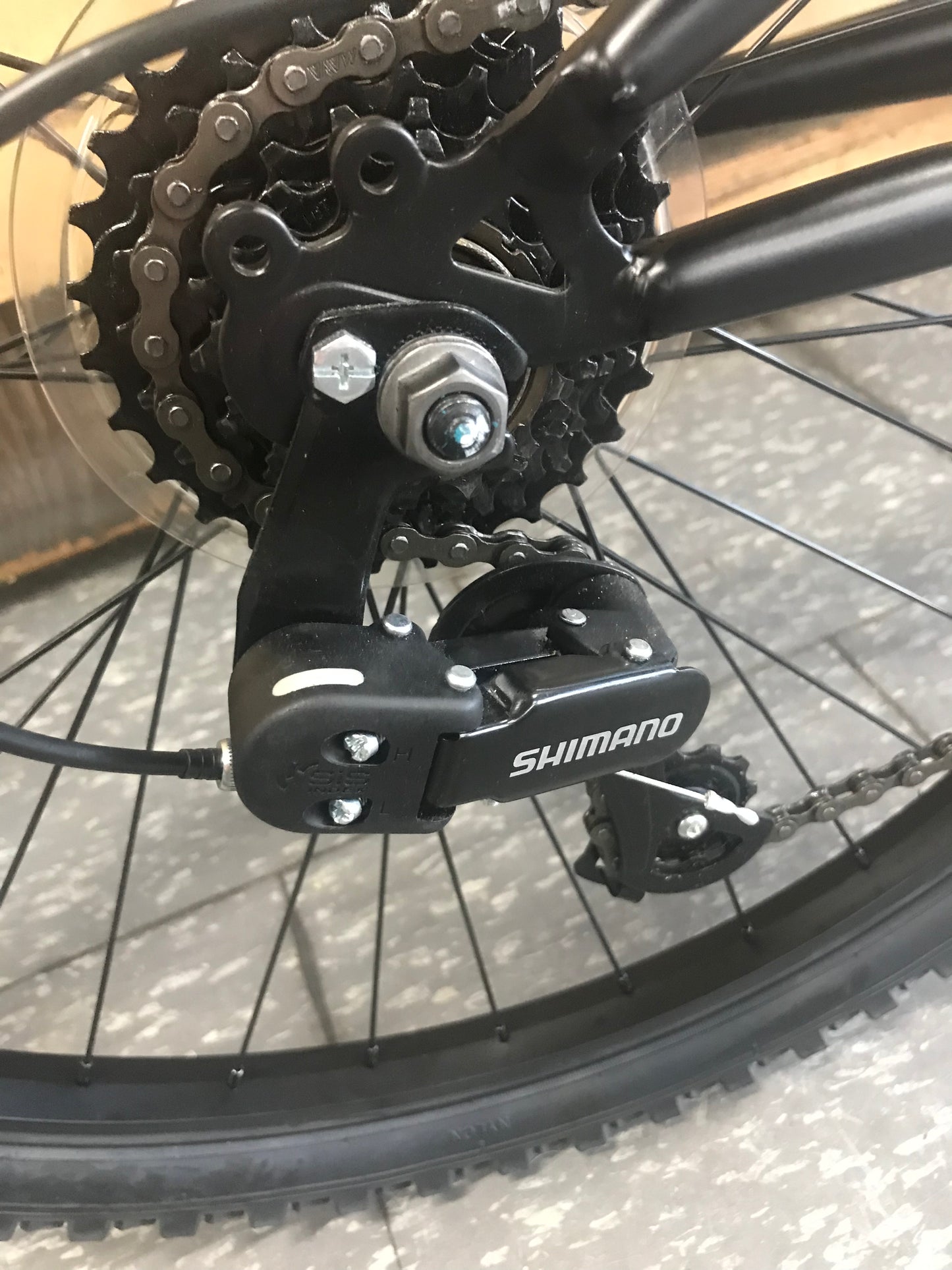 SHOCKER - Hyper - 26”