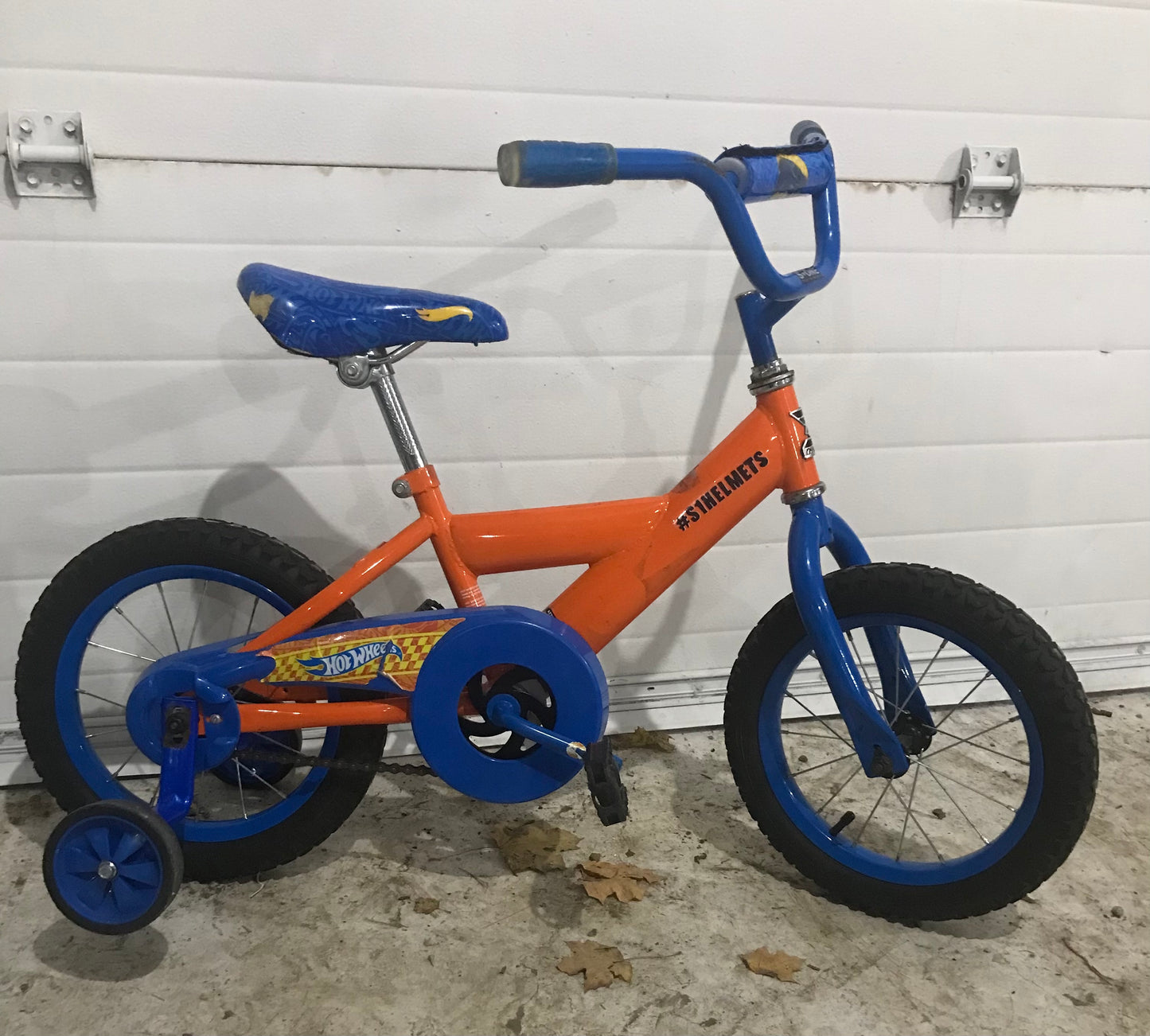 14" Hot Wheels - Dynacraft