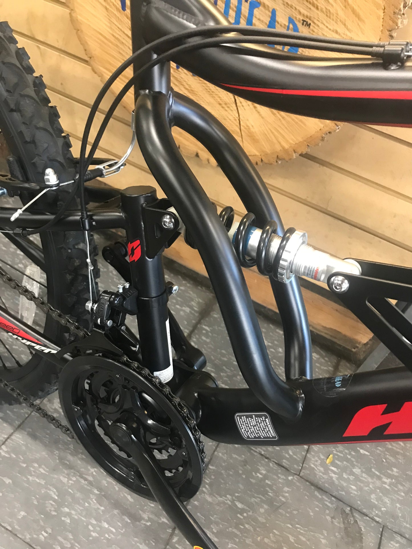 SHOCKER - Hyper - 26”